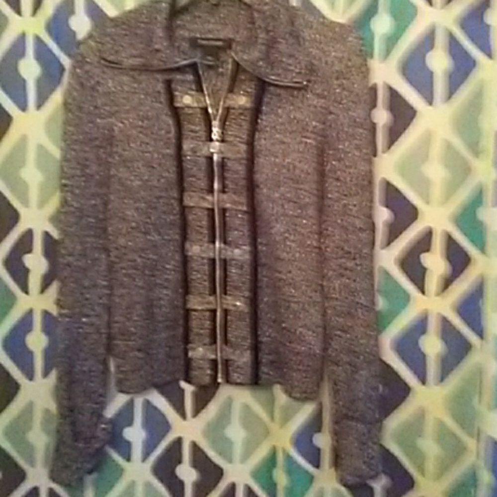 Ladie's front zipper sweater